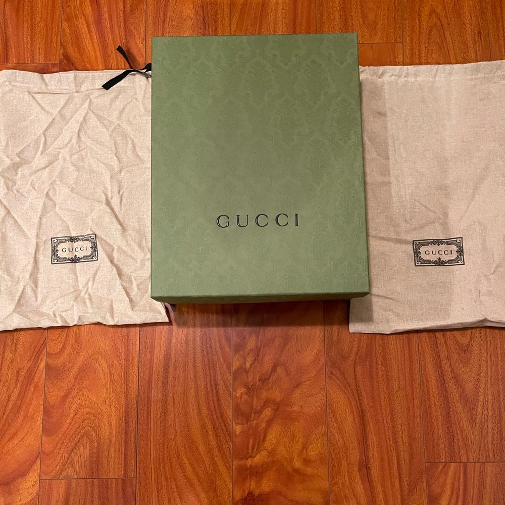 Gucci Shoe Box w/ dust bags!